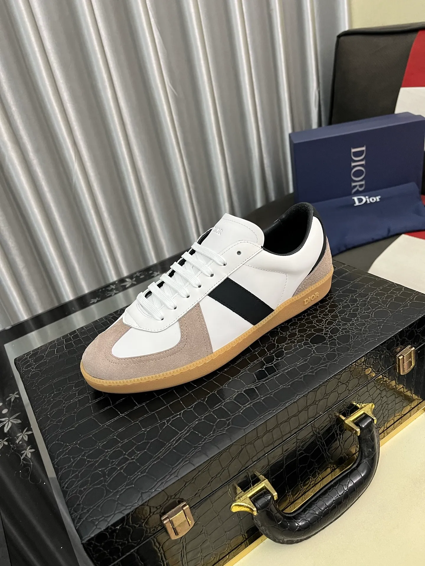 Men's Men's Shoes 💰400⌚️⌚️《Dior DIOR*》The latest and most popular casual shoes, top brand [seduce] luxury~purchase, top~quality. [Strong] The upper is made of imported breathable cowhide with material ➕ breathable sheepskin feet (•) and fine workmanship. Original stylish and stylish soft rubber wear-resistant outsole, light and comfortable on the foot, size: 38-443️⃣colors available